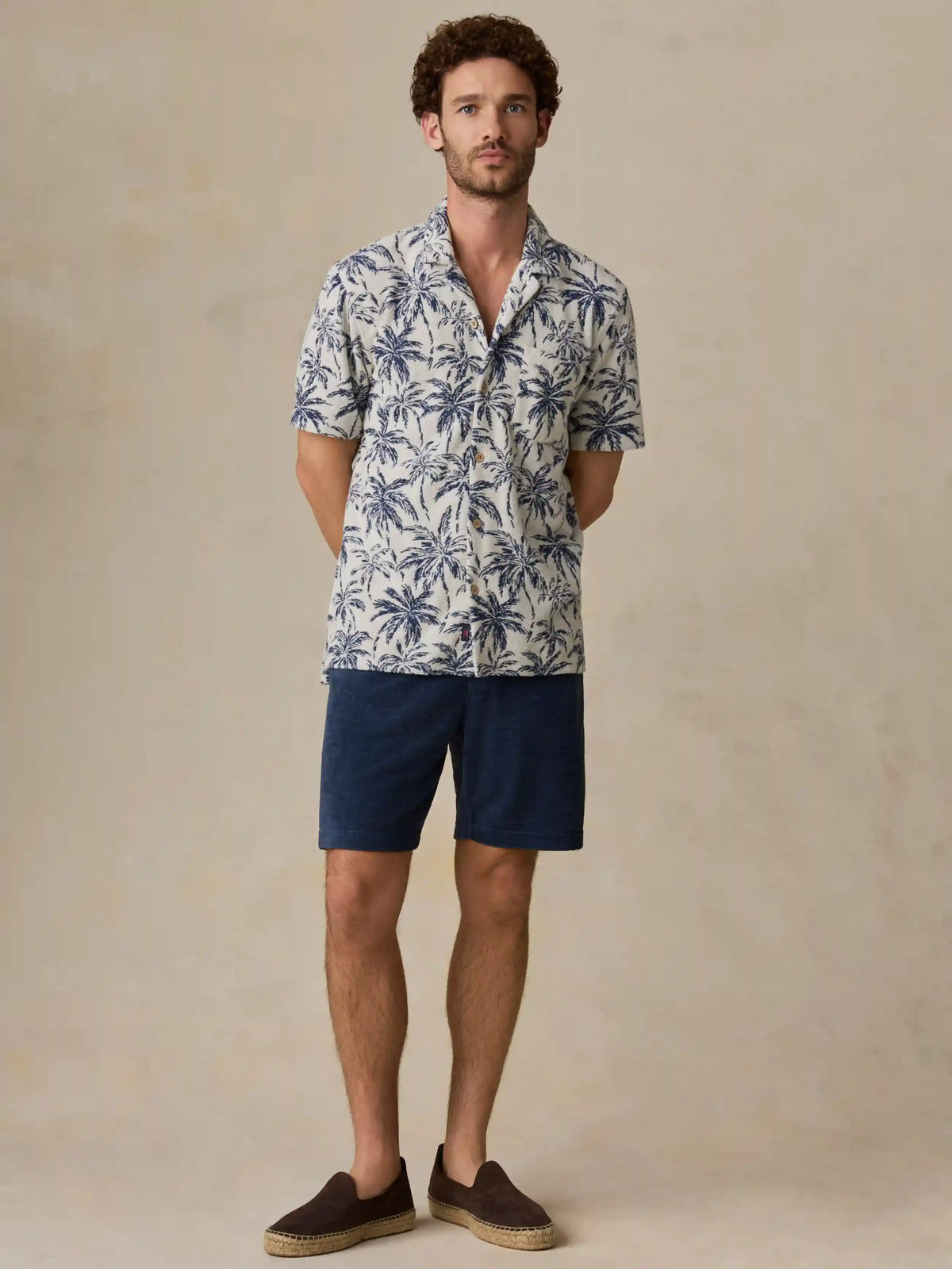 Short-Sleeve Cabana Towel Terry Shirt - Ivory Tropic Trees