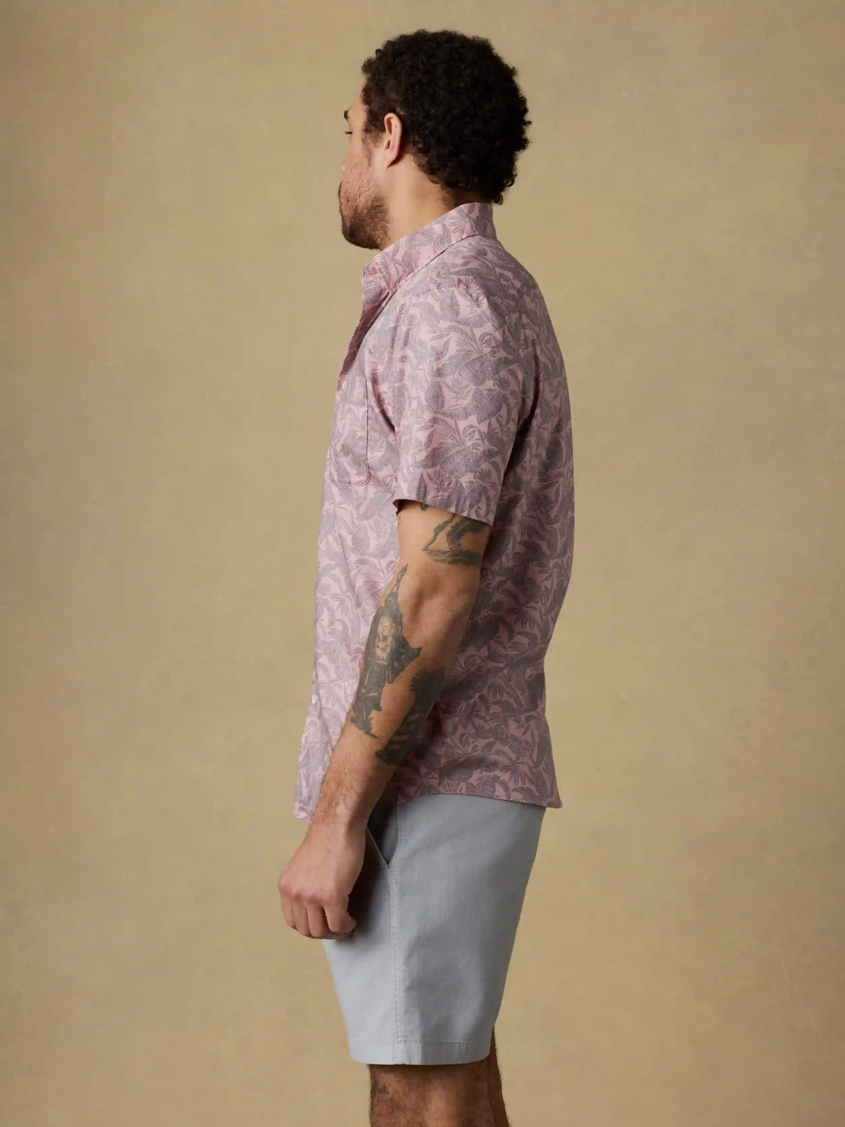 Short-Sleeve Movement™ Monterey Shirt - Mauve Tropic Foliage