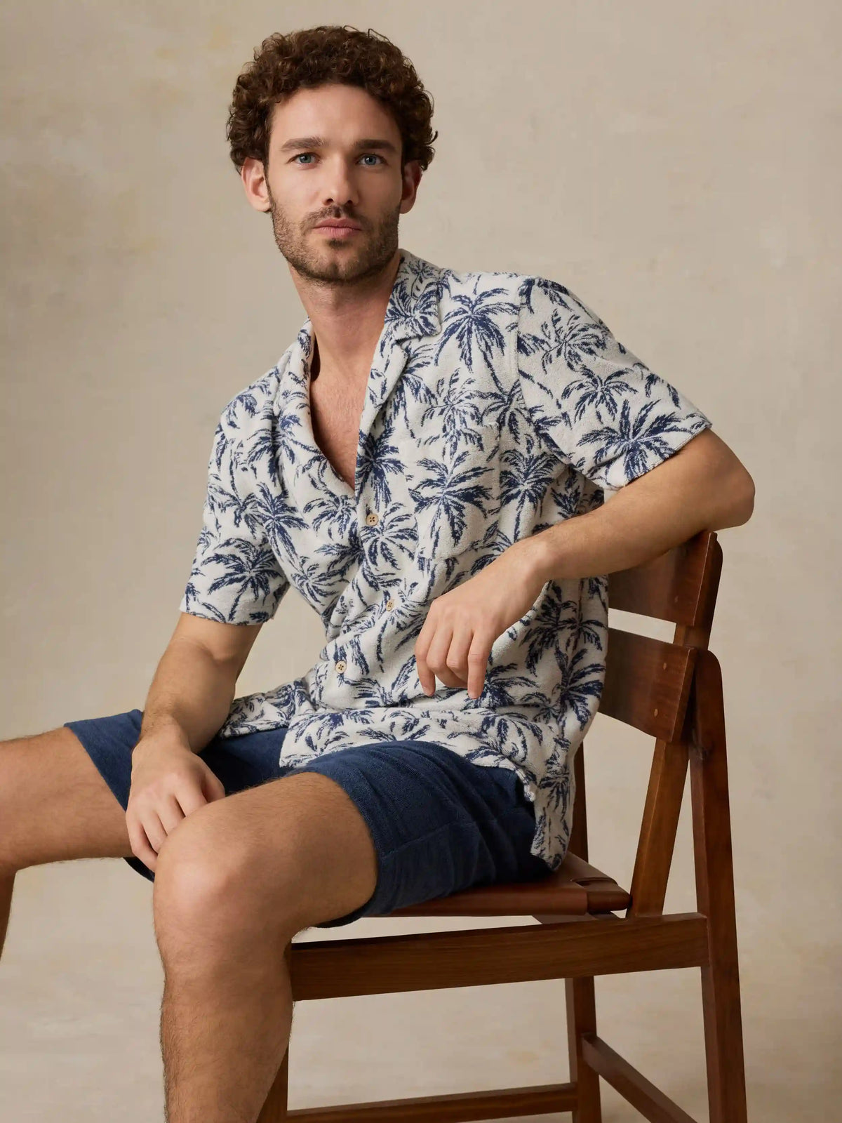 Short-Sleeve Cabana Towel Terry Shirt - Ivory Tropic Trees