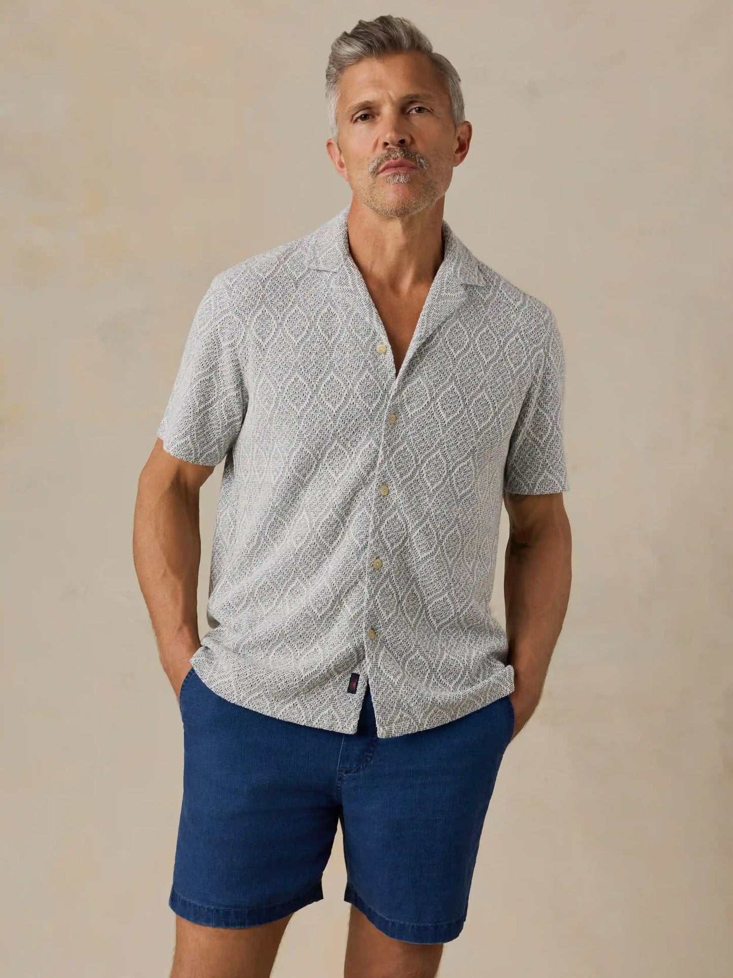 Short-Sleeve Oasis Camp Shirt - Blue Island Medallion